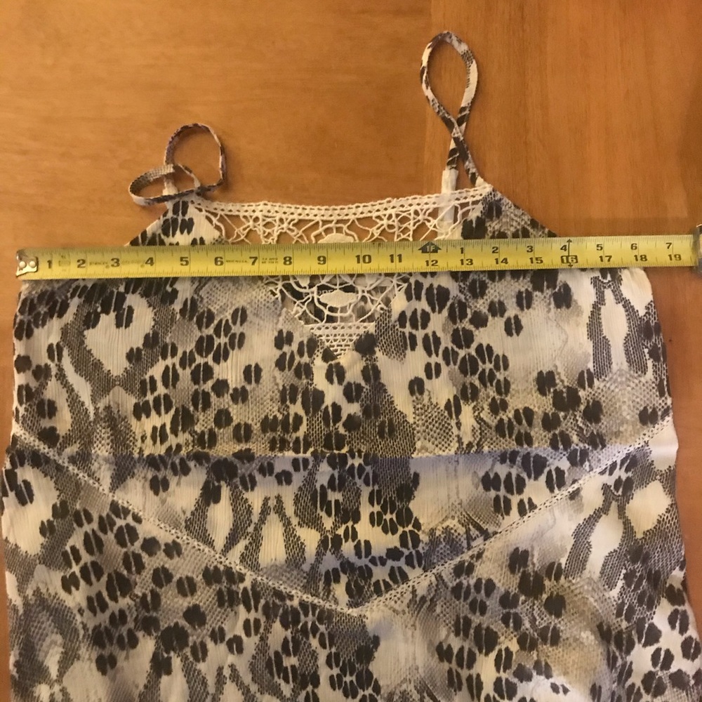 Express NWT Woman’s Size Medium Animal Print Cami - Picture 15 of 16